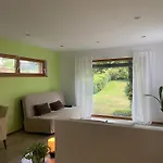 Tinyhouse Mit Terrasse Und Garten 富尔达